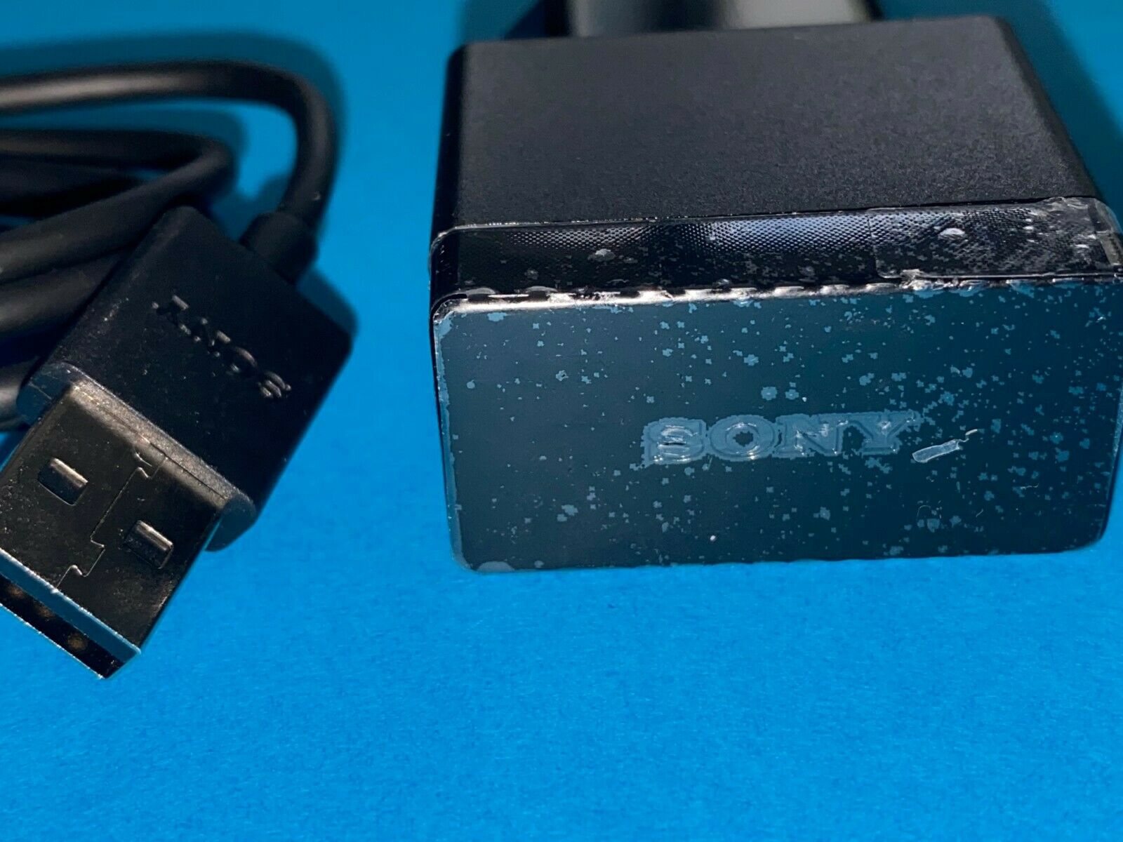 Sony EP880 Mini Chargeur secteur USB compact 1500 mA